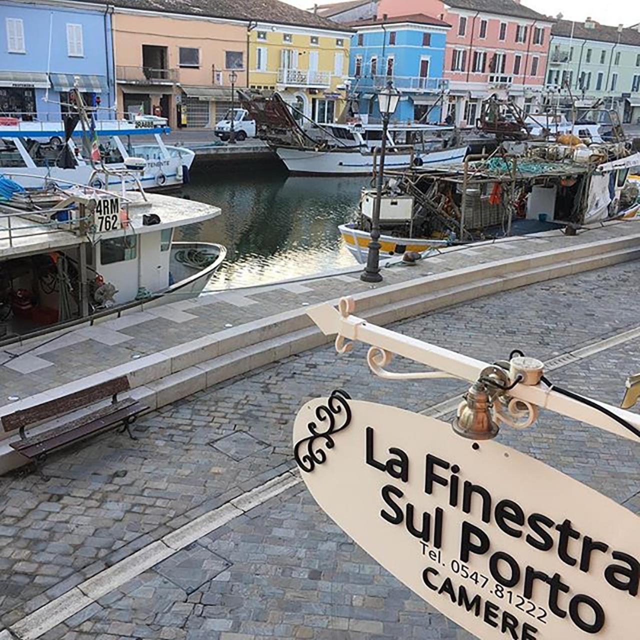 La Finestra Sul Porto Hotel เชเซนาติโก ภายนอก รูปภาพ